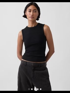 GAP Black Modern Crewneck Tank Top Sz M